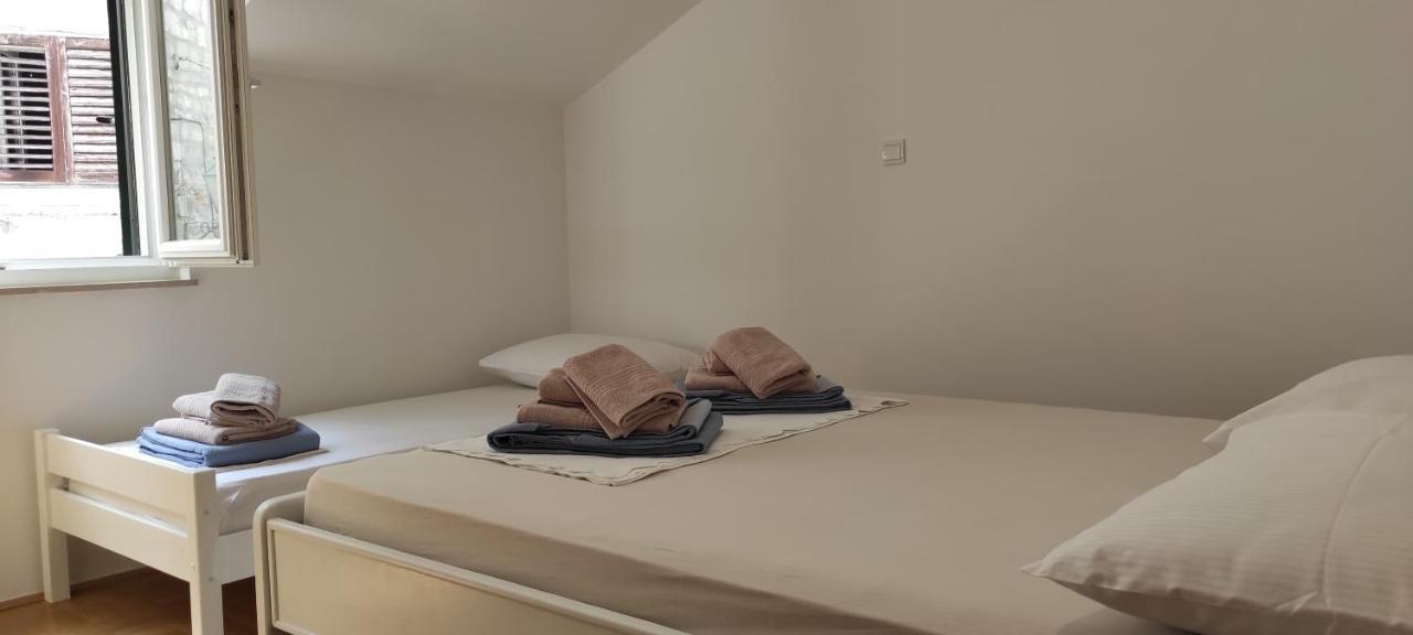 Luxury City Centre Apartment With Stunning View أوميس المظهر الخارجي الصورة