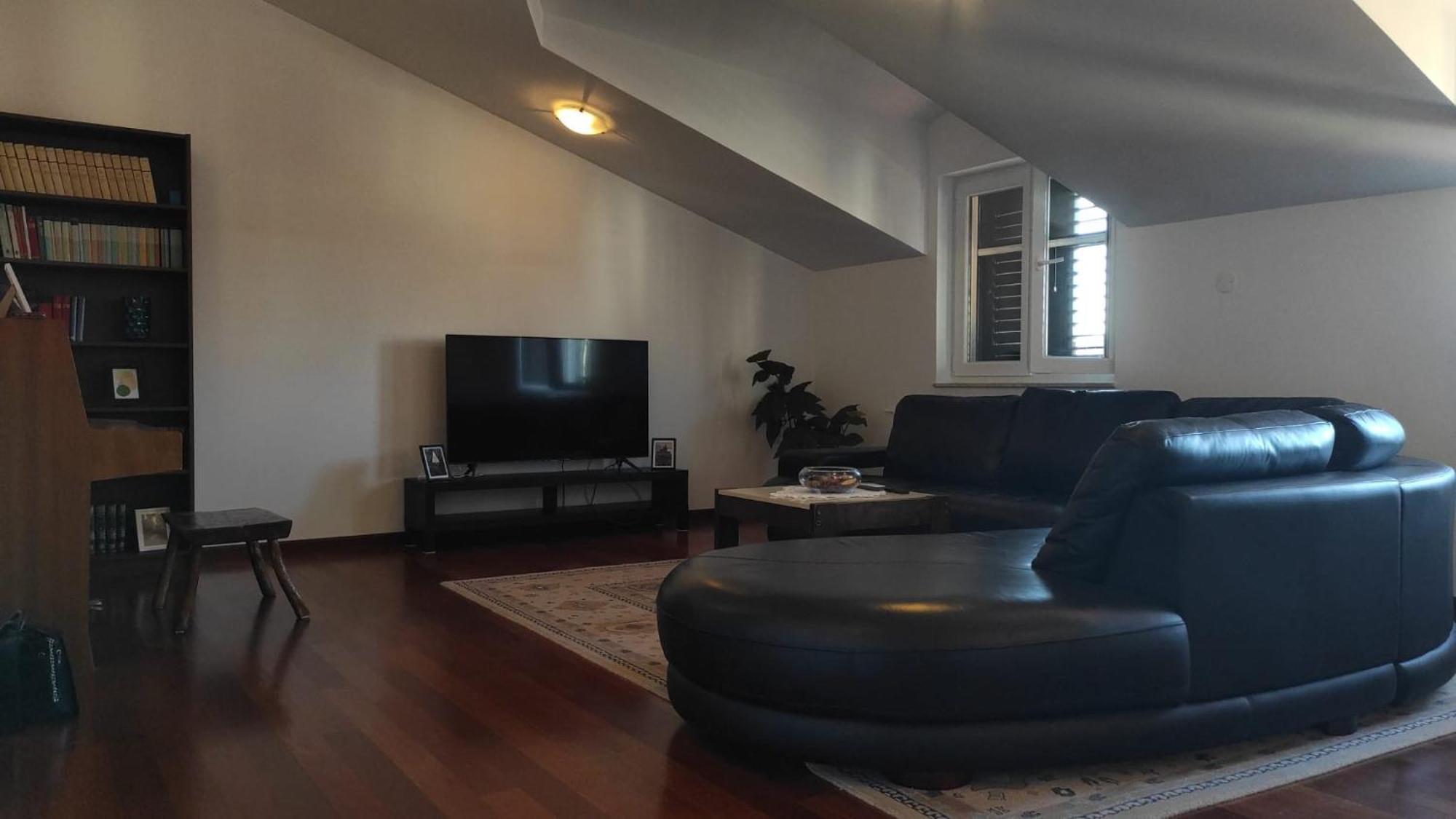 Luxury City Centre Apartment With Stunning View أوميس المظهر الخارجي الصورة