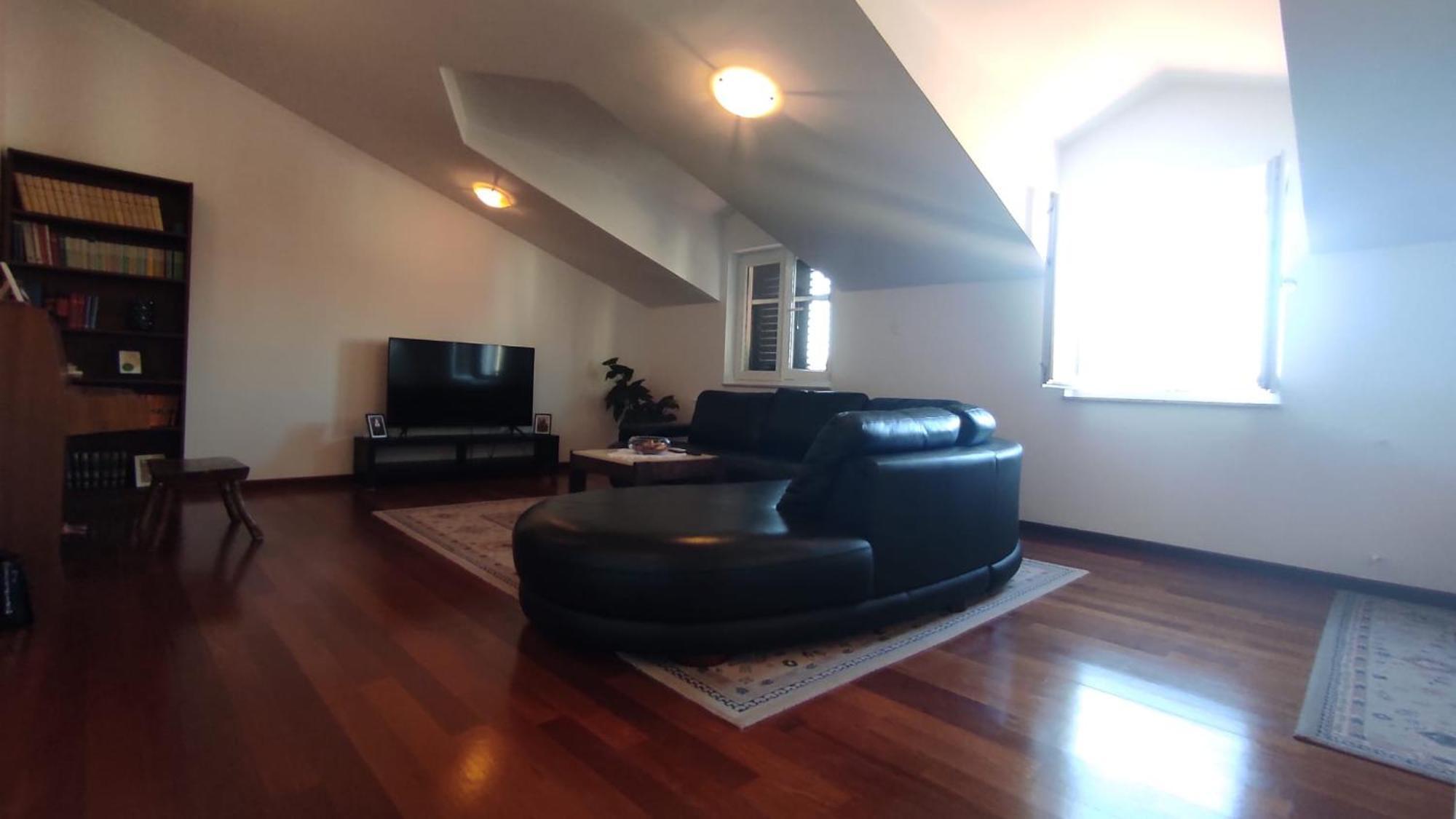 Luxury City Centre Apartment With Stunning View أوميس المظهر الخارجي الصورة