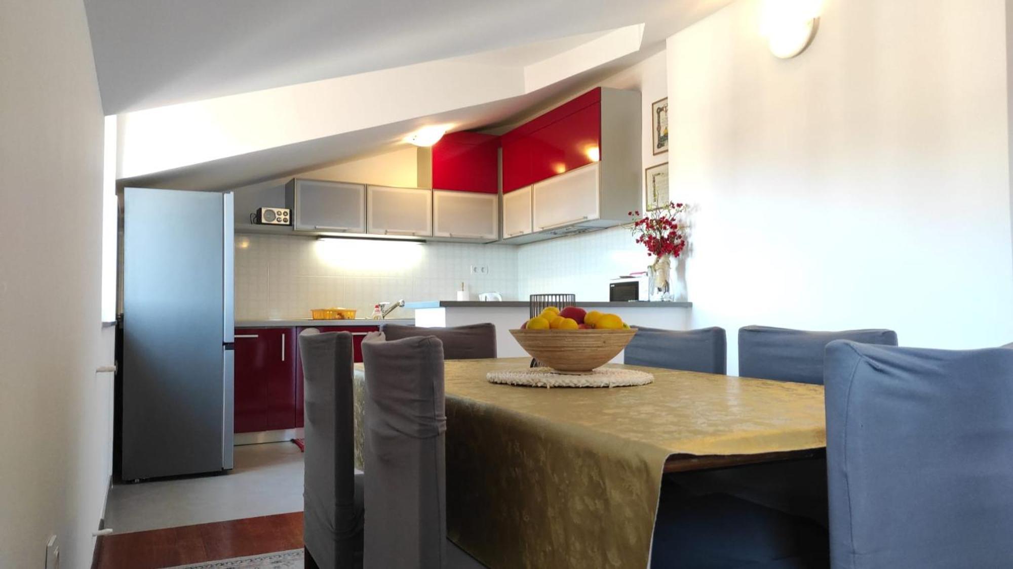 Luxury City Centre Apartment With Stunning View أوميس المظهر الخارجي الصورة